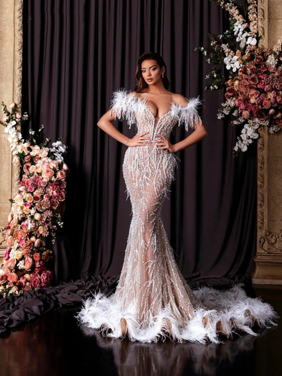 Elegant Off The Shoulder Evening Dresses Sexy Feathers Sequined Lace Prom Dress Customized Floor Length Sleeveless Party Gown