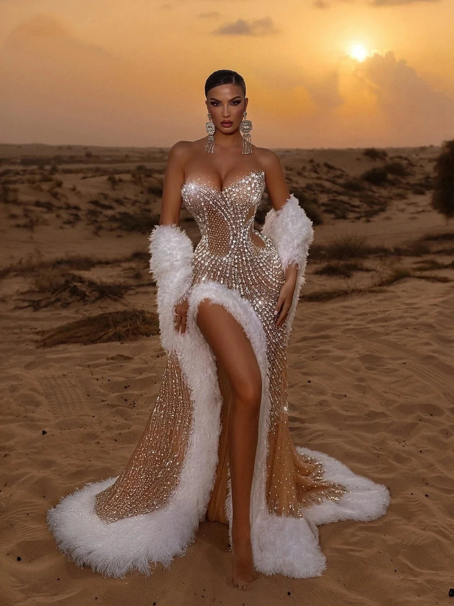 Luxury Sweetheart Beaded Wedding Dresses For Women Sexy Feathers Sleeveless Bride Dresses Customized Side Slit Bridal Gown