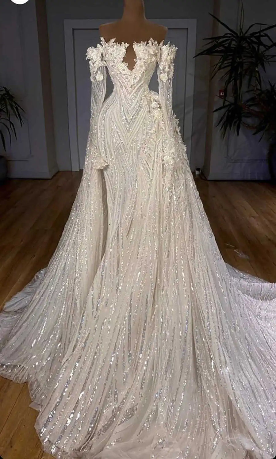 Luxurious Mermaid Wedding Dress Strapless Sequins Beaded Appliques Bride Gowns Detachable Sweep Train Bridal Dresses Customized